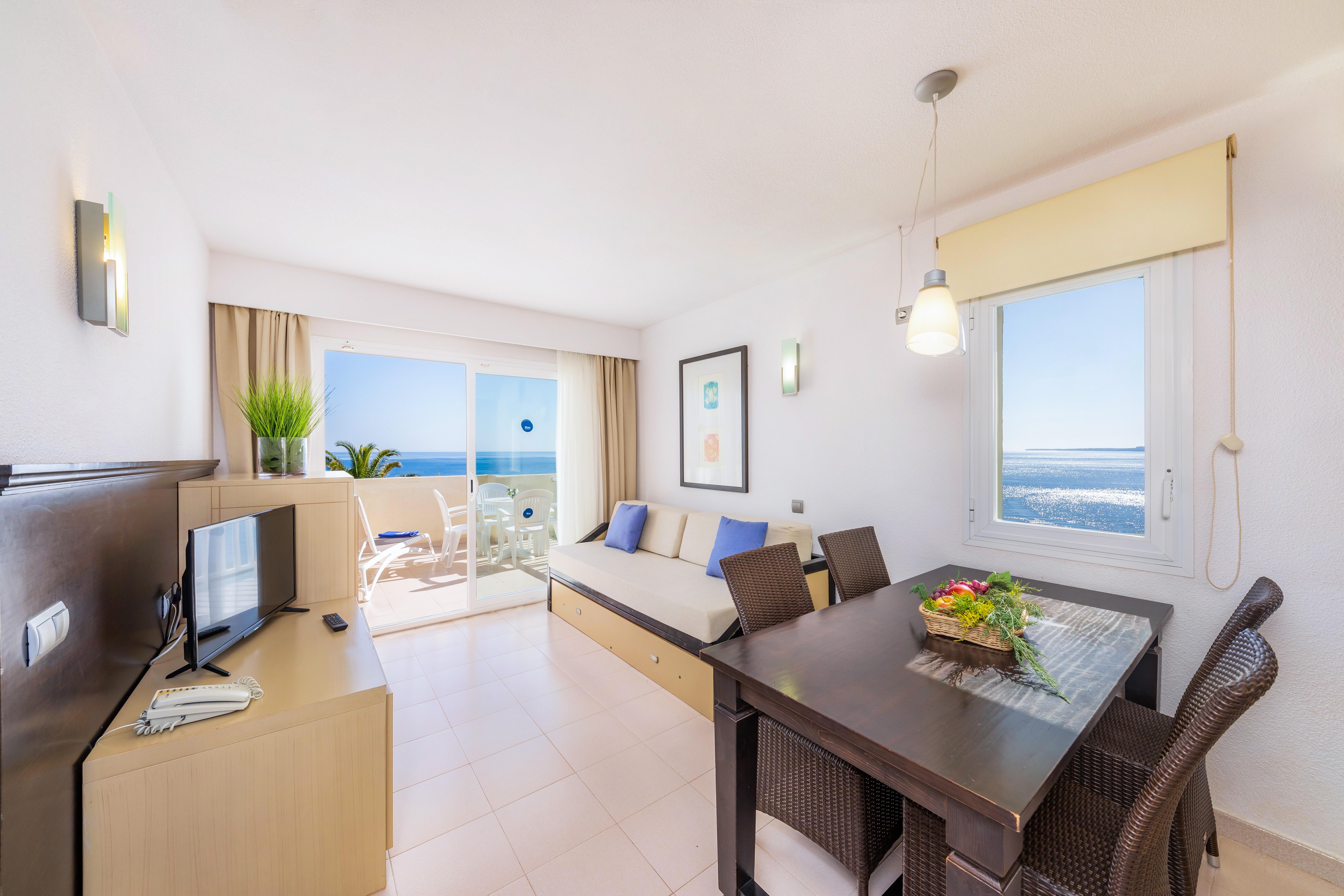 Blau Punta Reina Hotel Cala Mandia  Ngoại thất bức ảnh