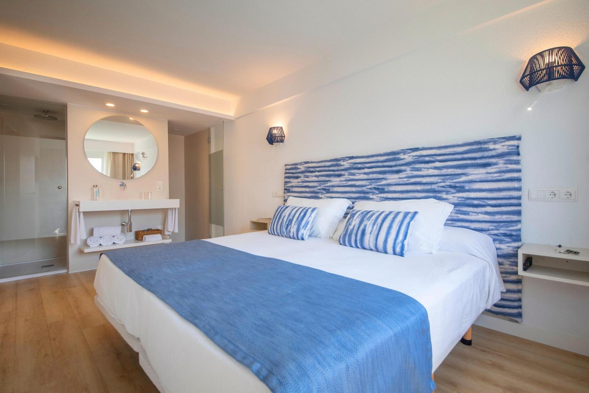 Blau Punta Reina Hotel Cala Mandia  Ngoại thất bức ảnh